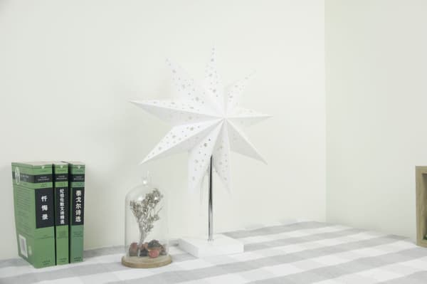 Stjärnbordslampa Star Tradingilta, 3D-paperitähti