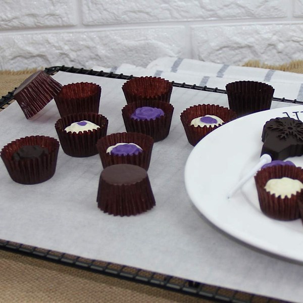 Cupcake-vuorat - Standard-koko ruskeat cupcake-paperit pannuille, kuljetukseen tai telineelle - Paperiset leivontakuppit, 500 kpl pakkaus