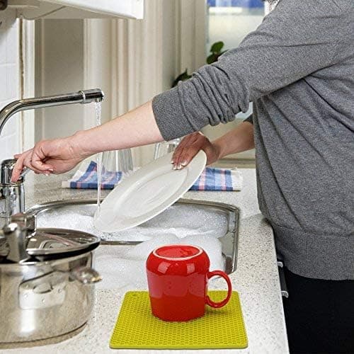 Silicone Table Mat, 4 Pcs Silicone Non-Slip Pad, 18cm Honeycomb Kitchen Table Mat, Multifunctional Heat Trivets, Spoon Rest
