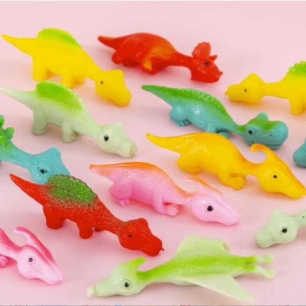 15 st flygande dinosauriefingerleksaker töjbara fingerleksaker mini di