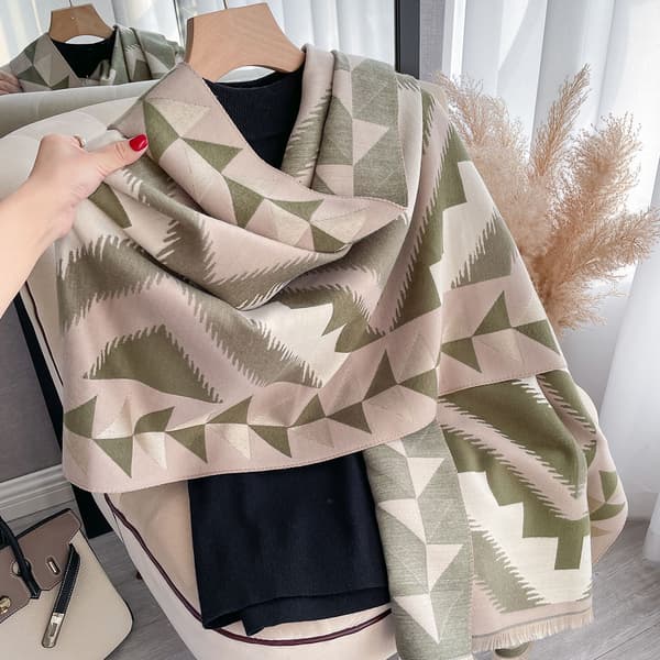 Scarf retro green versatile warm shawl advanced color matching scarf