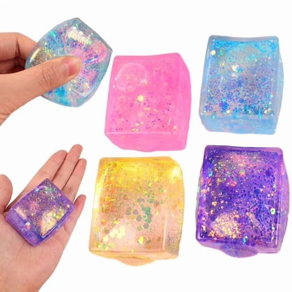 Squishy Anti-Stress Sockerboll (1 stk tilfeldig) – Sensorisk Stresskube, Angstdemping, Festgaver, Klasserom