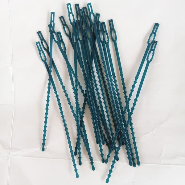 100 kpl (17 cm) Puutarhapuutarha kalanruototappi