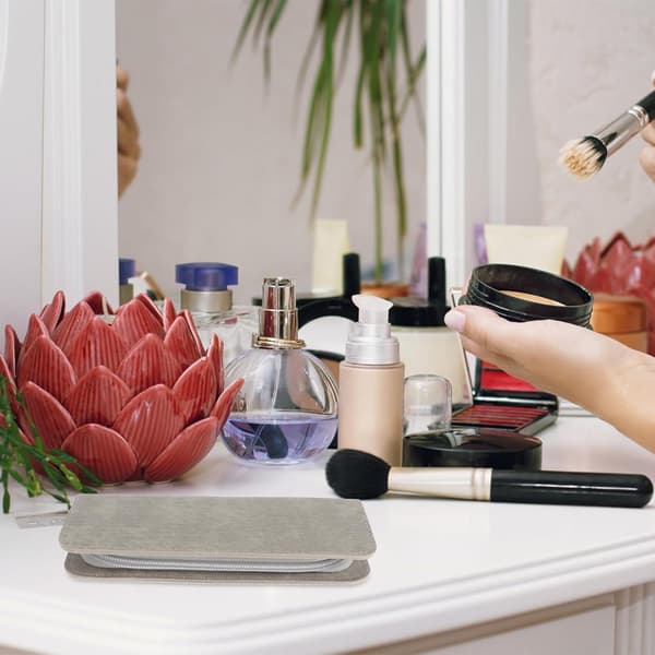 Opbevaringsboks til øjenvippepincet med makeuppose i stof til rejser