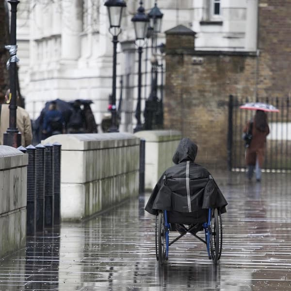 Regnponcho for rullestol Regnkåpe - Vanntett rullestolponcho - El-scooterponcho