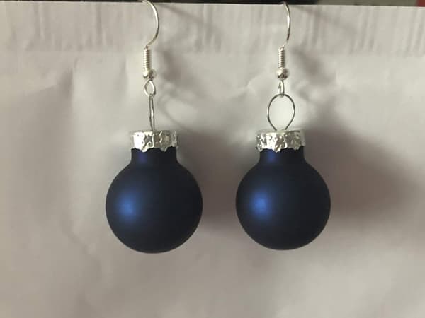 Sølv øredobber til jul / Christmas - Blå matte julekuler Blå blue