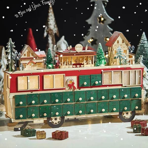24-dages julekalender med togscene i træ