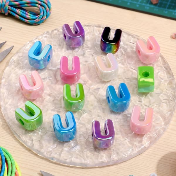 26 st U-bokstavspärlor Stora hål Tjocka bubbelalfabetspärlor Large Letter Beads U Large Letter Beads U