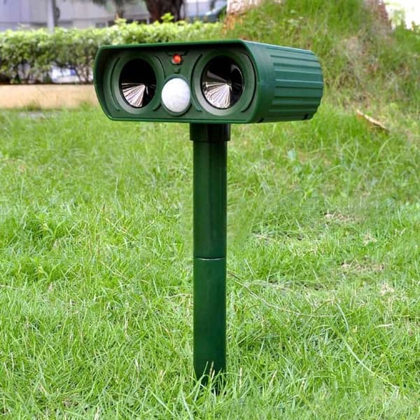 Ultralyd dyreavviser med solceller for hage, hund, katt med PIR-sensor