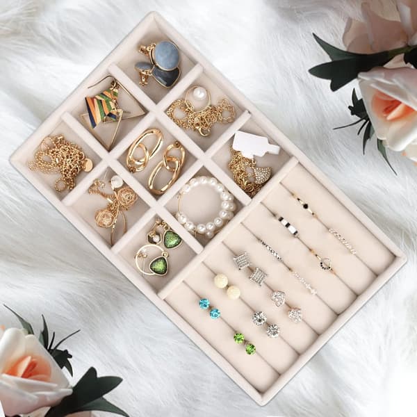 Smykkeopbevaringsboks - 21*12.3*2.5 cm, 9 rum - til ringe, armbånd, halskæder - Off-white
