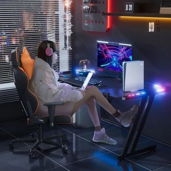 EcoFurnix 120 x 60cm Gaming Skrivebord LED, Stort Gamer Skrivebord, med Musemåtte, Kopholder og Krog Sort