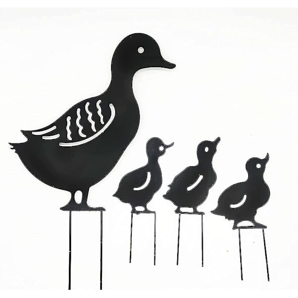 Family Crafts Andehave ornament (sort),