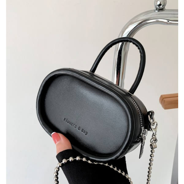 Simpel mini bærbar messenger taske avanceret nichedesigntaske til kvinder (sort)