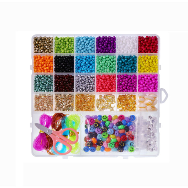 24 fargerike bokstavperler i gitterboks Glassrisperler Håndlaget halskjede DIY-beaded smykketilbehørssett -Farge B