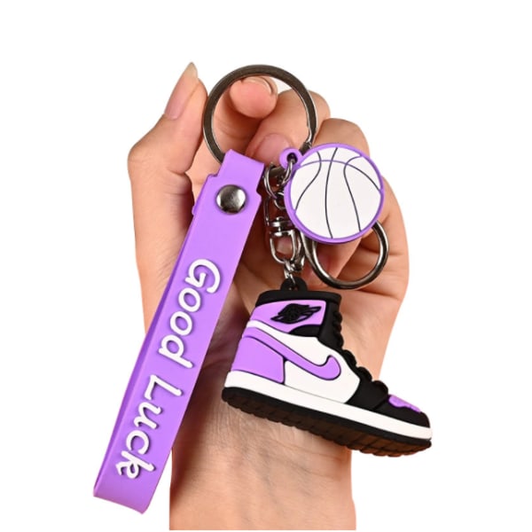 Tredimensjonale basketballsko søt tegneserie nøkkelring myk gummi dobbeltsidig anime pvc nøkkelring anheng gave (lilla [håndstropp]),