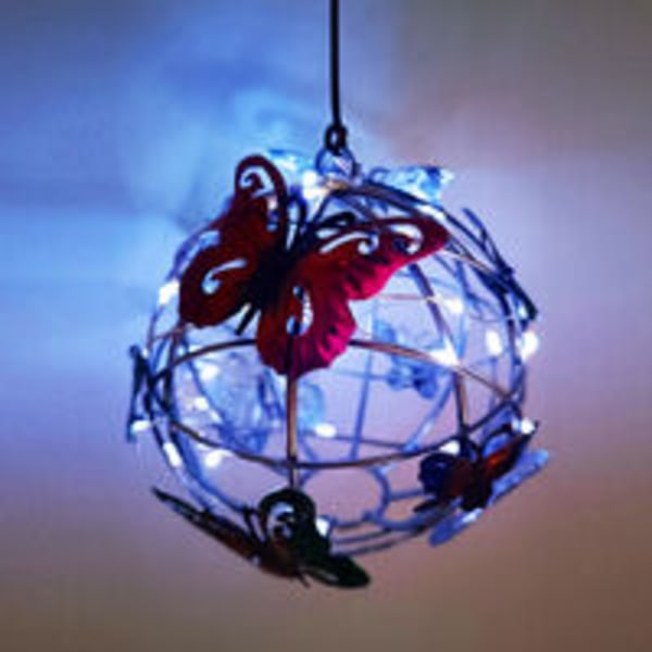 Utomhus Vattentät Power Trädgårdsdekoration Hänglampa Ihålig järn LED Butterfly Ball Solar Lampa Boule Papillon