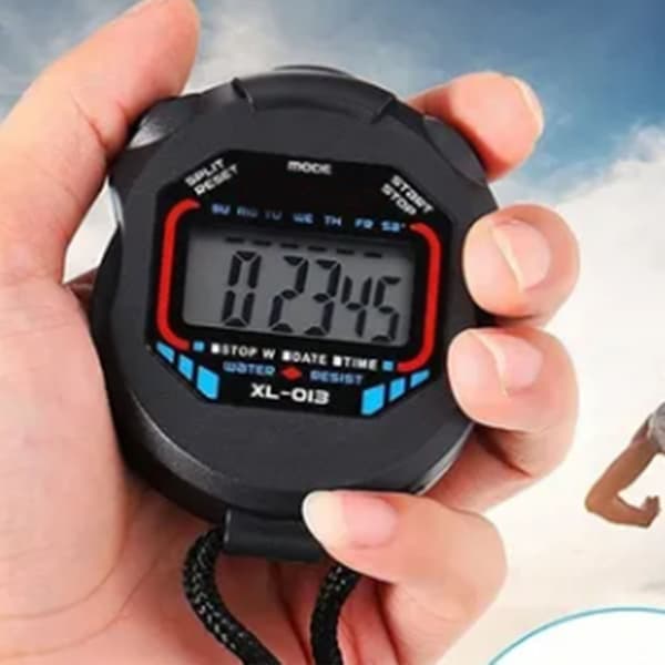 013 Elektronisk Stopur Multifunktionel med Knapcelsbatteri Sport Stopur Timer til Løb