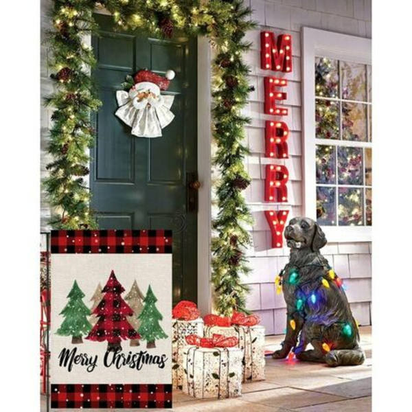 Merry Christmas Trees Puutarhalippu Punaiset ja mustat Buffalo-ruudulliset joulukuuset, 12×18 pystysuorat kaksipuoliset, pieni talvi