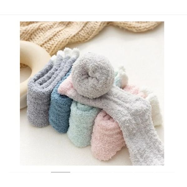 5-pack kvinnors vinter varma mjuka fluffiga sängstrumpor Random