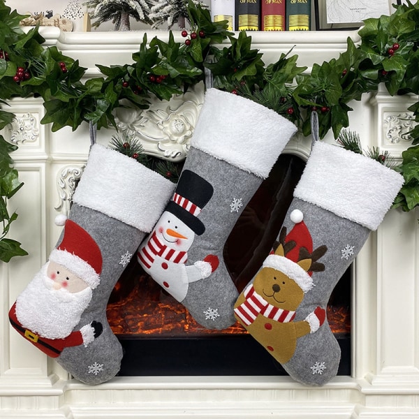 Joulupukin sukat Joulukoristeet Lahjakassit Koristeet Lahjakassit Sukat Joulupukeutuminen Joulusukat (3 kpl Old Man + Lumiukko + Hirvi)