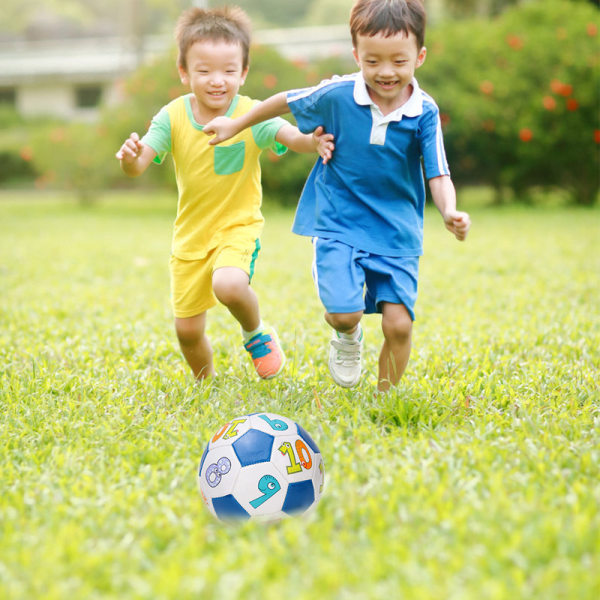 Lasten jalkapallo kulutusta kestävä pehmeä nahkainen puhallettava päiväkoti saatavilla (digitaalinen)