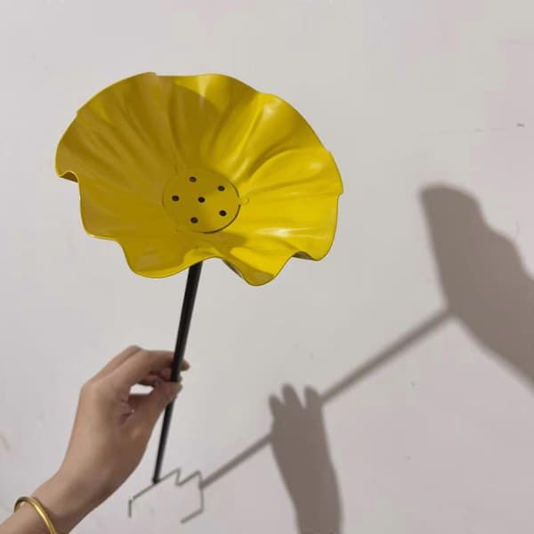 Fuglefoderbræt i jern blomsterform, kunstneriske havefuglefoderbræt og badekar, rustbestandige blomsterformede fuglefoderbræt, rød Red