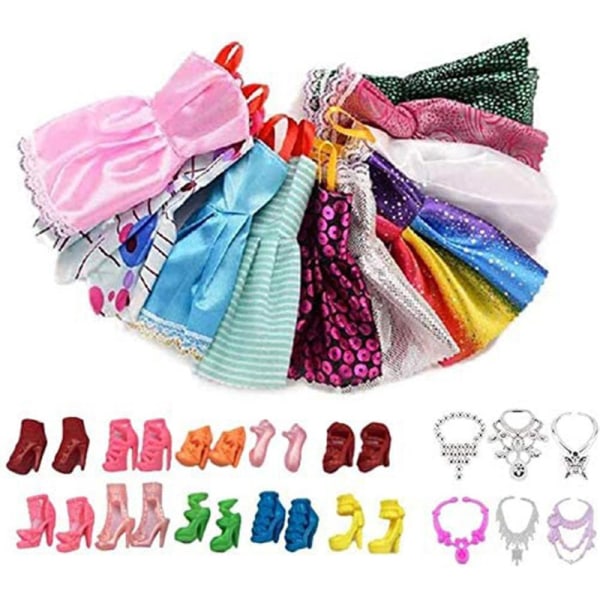 Barbie docka dress-up kläder, skor och halsband 26st (slumpmässiga färger och stilar)
