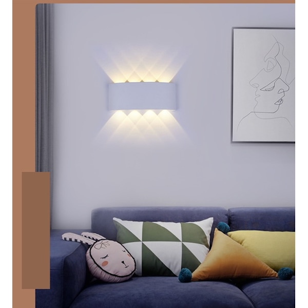 LED ulkoseinävalaisin Sisä- ja ulkoseinävalaisin Ihmiskehon tunnistin (lämmin valkoinen valo)