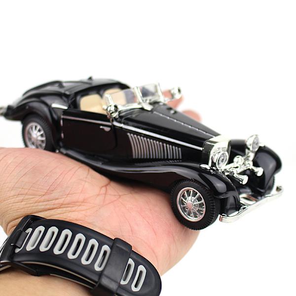 1:28 Legering klassisk bil Retro bilmodell prydnad Black