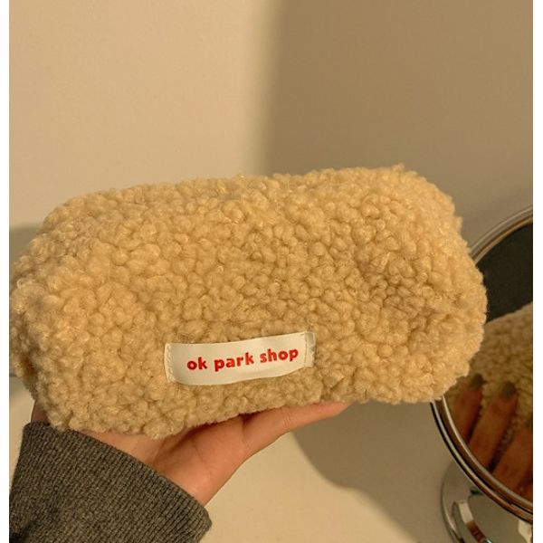 Plys kosmetiktaske simpel lammebørstepose med stor kapacitet papirtaske opbevaringstaske firkantet taske (beige)