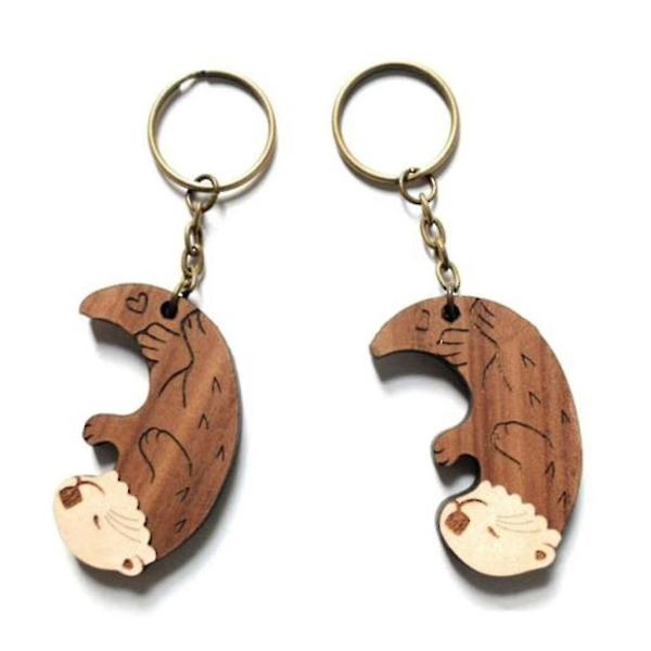 2 stk Cute Otters Par nøglering Træ-nøglering Matchende puslespil nøglering