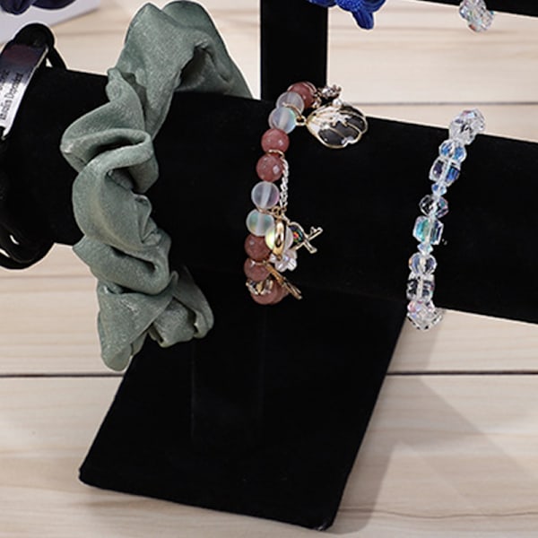Trendig svart smyckesställ med dubbla rader för armband och scrunchies: Perfekt för hemmet eller butiksfönster Double row