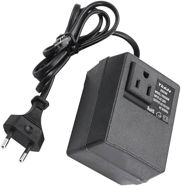200W Spenningsomformer Transformator EU Til USA Nedtrappingstransformator 220V Til 110V Enkelfase Reiseadapter EU-plugg