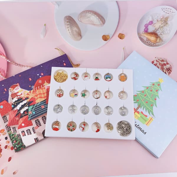 Julgransprydnader Nedräkningskalender Presentask Set Guld och Silv