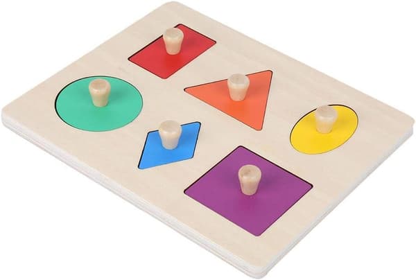 Geometriske trælegetøj til babyer