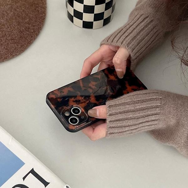 Skildpadde-Retro Telefonhus Kompatibel med iPhone16ProMax2021 Chic Amber Brown Leopard Print Mode Klassisk Blød Ul