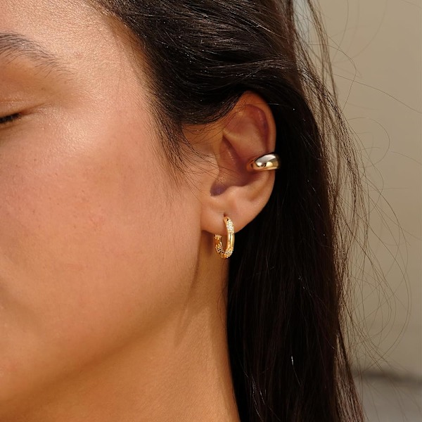 Cubic Zirconia Huggie Øredobber Gullbelagt Små Øredobber Små Huggie Hoop Øredobber Enkle Lettvekts Hoops Gave til Kvinner
