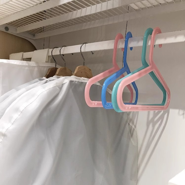 Ikea – Set med 16 barnhängare, pastellfärger