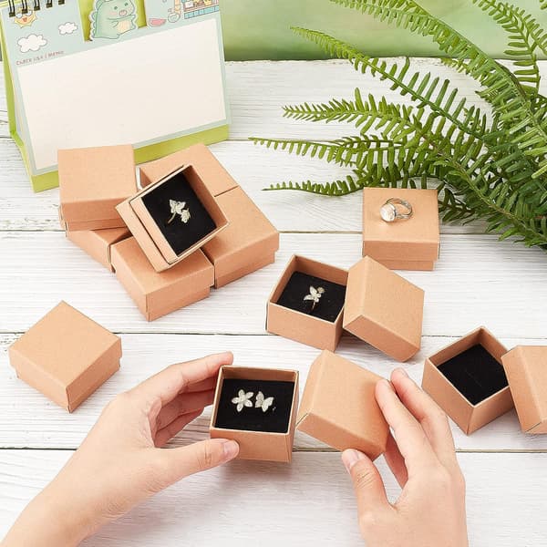 24 stk Kraft Carré Brun Papp Smykker Ring Bokser Papir Ca
