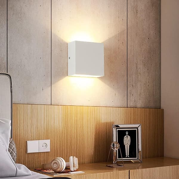 Moderni LED-sisäseinävalaisin (valkoinen)