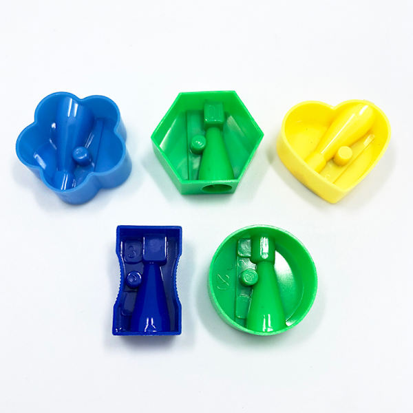 100 Lommeformat Mini Håndholdt Blyantspisser for Barn, Plast og Fargerik for Festgaver, Godteriposer, Klasserom