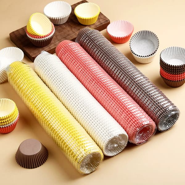 Förpackning med 100 muffinsformar i papper, muffinsform, kakform, papper, vit, 7 x 5 x 3 cm