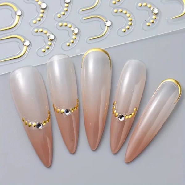 2 STK Fransk Linje Neglekunst Klistermærker Mærkater 5D Prægede Franske Tip Neglemærkater med Rhinestone Gyldne Franske Striber Bølge Negle Klæbende Sliders Y2K Fren