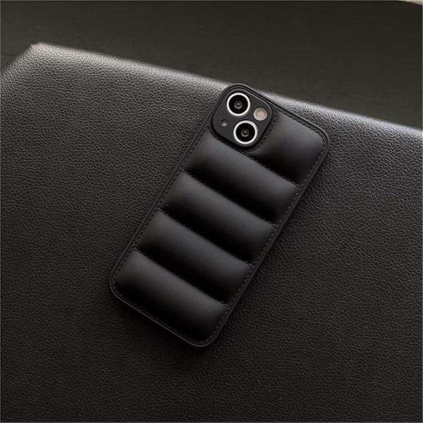 Dunjakke-etui til iPhone 16 Pro Max, Moderigtigt Udløselig Sofa Silikon Puffer Blødt Touch Fuld Beskyttelse Stødsikker Piger W