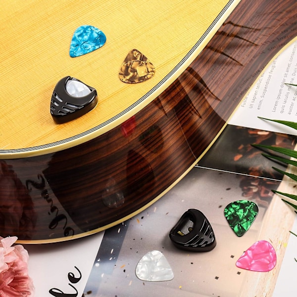 3,5 cm 6 Stycken Plektrumhållare Självhäftande Gitarrplektrumhållare Svart Plast Lätt att Fästa på Gitarren med Självhäftande Baksida och Fjäder Gitarrtillbehör Conv