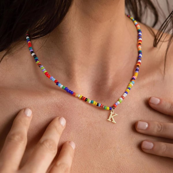 1 stk Fargerikt Perlekjede med Initial for Jenter - Valentinsdaggave - Søt Choker Initial Halskjede Smykke for Jenter