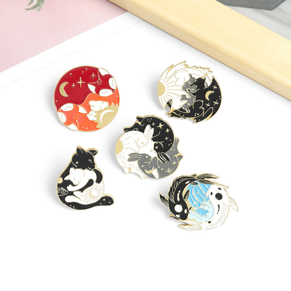 5 Set Yin Yang Cartoon Emaljerade Nålset - Söta Kattnålar för W