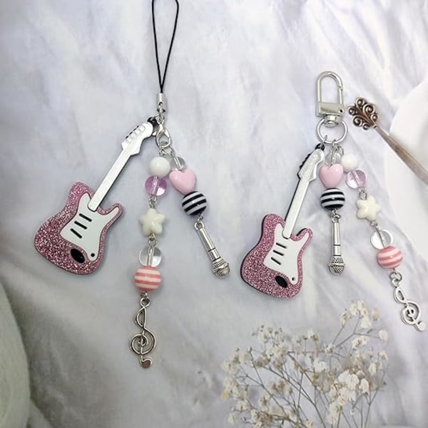 2 STK Søde Telefon Charms Nøgleringe Æstetisk Y2k Pink Guitar Jordbær Stjerne Mobiltelefon Stropper Nøgleringe til Nøgler Tasker Kamera