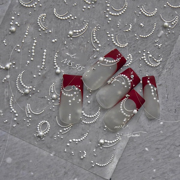 Vita franska tippar Nageldekaler 5D Präglade Pärlor Nageldekaler Romantisk Fransk Linje Nageldekaler Vita Pärlor Berlocker Design Nagelmaterial för Kvinnor