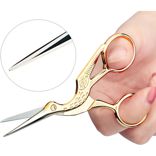 (Gull, 11,5 cm + 9,5 cm) Sett med 4 broderisakser, små kranesakser, rustfritt stål, V